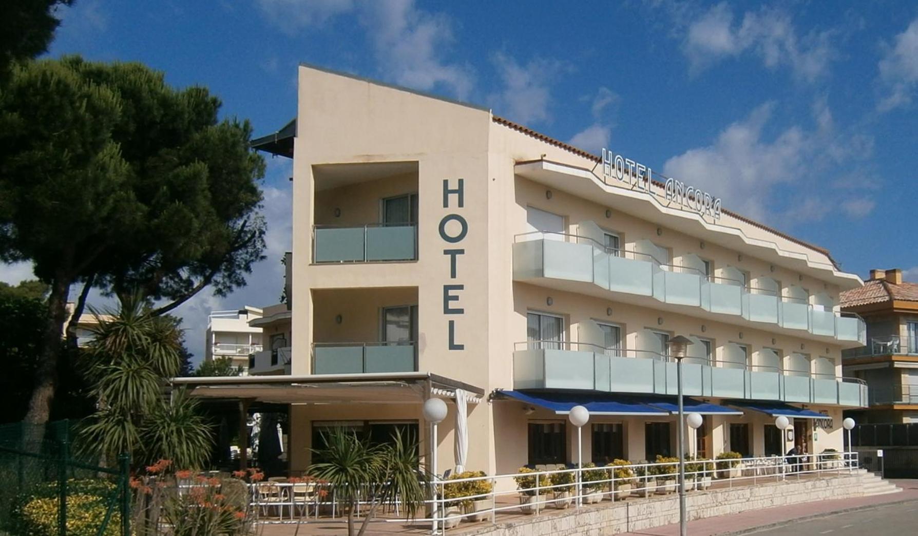 Hotel Ancora 3*